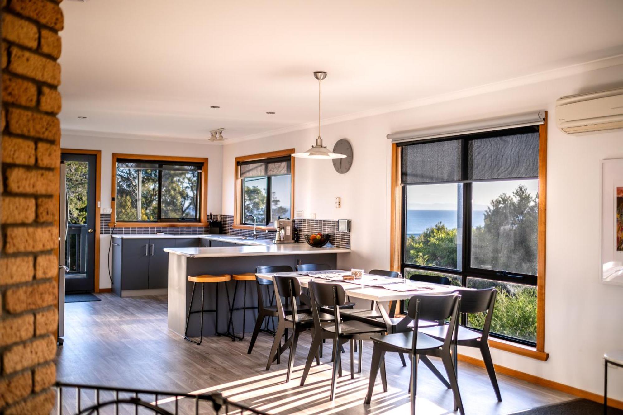 The Lookout ~ Large Family House With Views Βίλα Coles Bay Εξωτερικό φωτογραφία