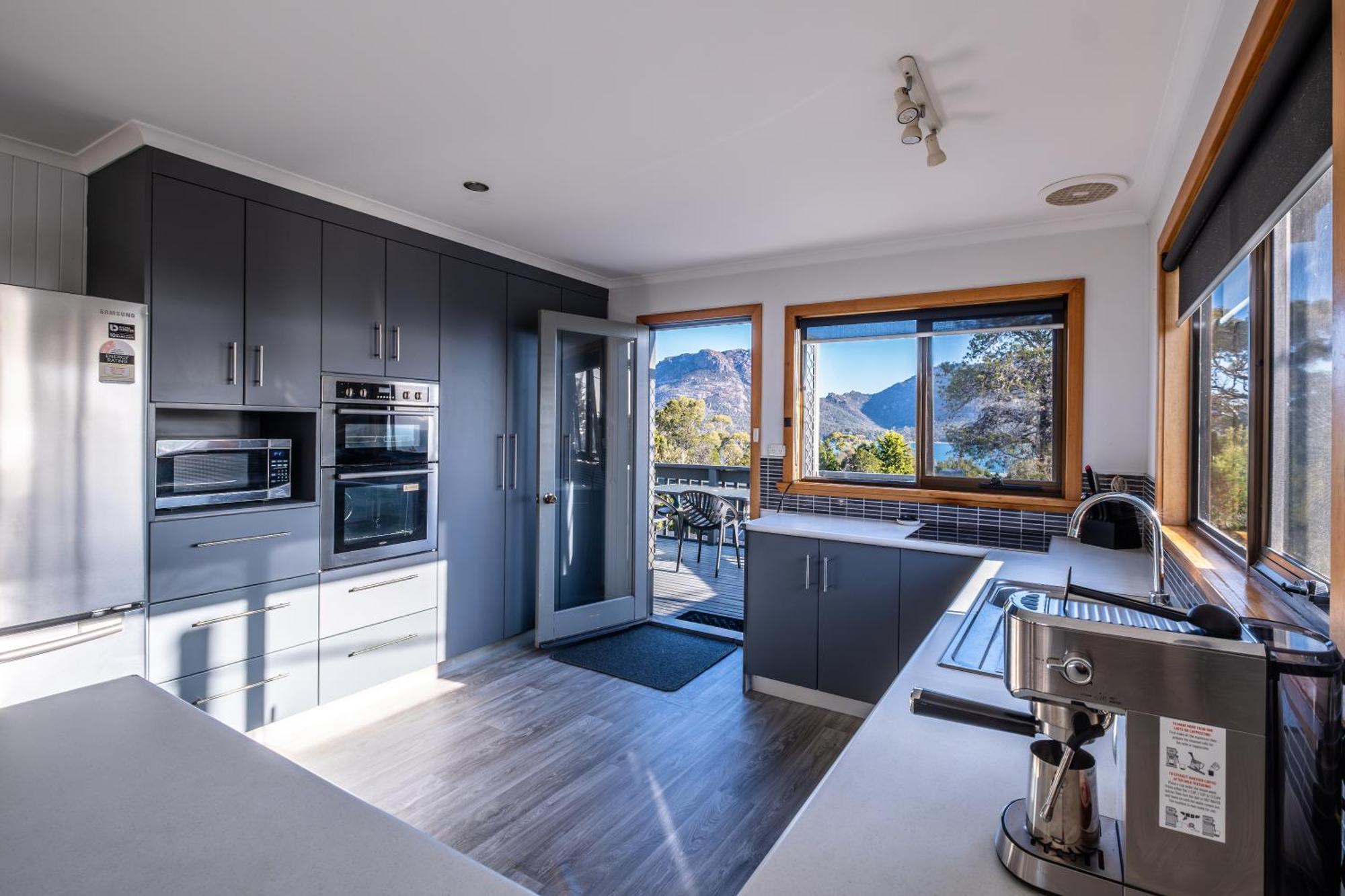 The Lookout ~ Large Family House With Views Βίλα Coles Bay Εξωτερικό φωτογραφία